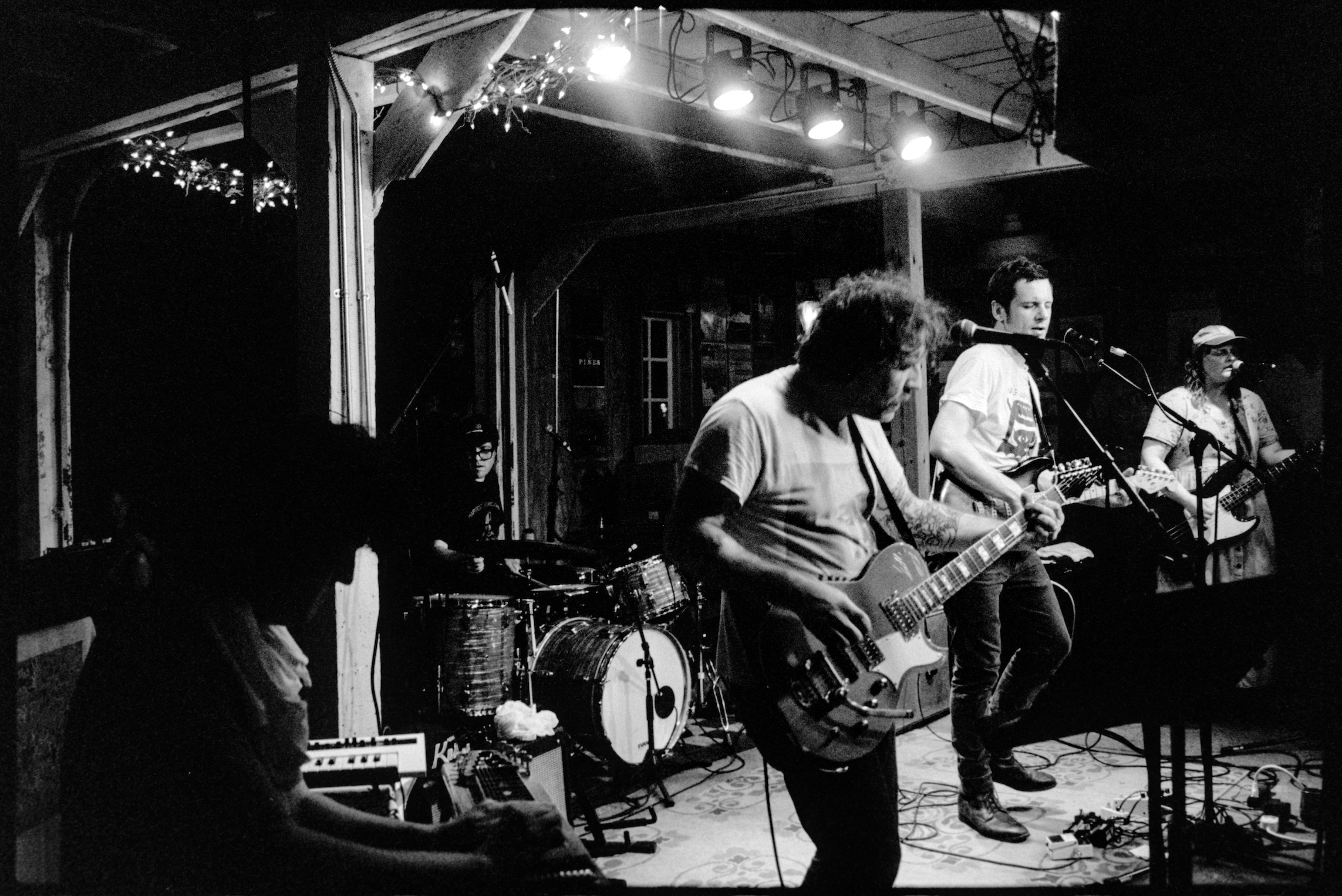 Ryan Davis and the Roadhouse Band playing live